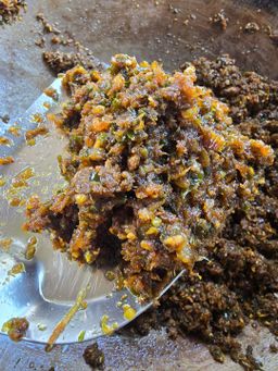 ပန်းခရေ Kitchen_ပုစွန်ခြောက်ငရုတ်သီးစိမ်း​ချက်