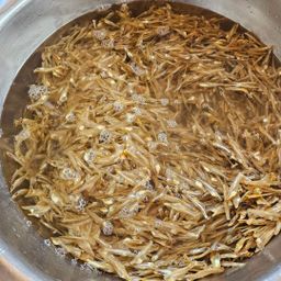 ပန်းခရေ Kitchen_ငါးနီတူခြောက်ကြော်