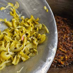 ပန်းခရေ Kitchen_မရမ်းသီးဘာလချောင်ကြော်