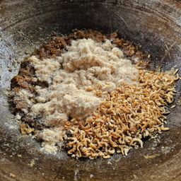 ပန်းခရေ Kitchen_ပုစွန်ခြောက်ငံပြာရည်အပျော့ကြော်