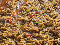 ပန်းခရေ Kitchen_သရက်သီးစိမ်းငပိချက်