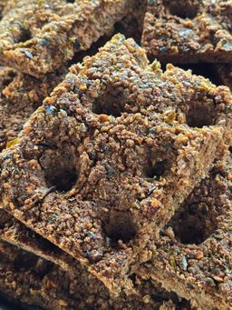 ပန်းခရေ Kitchen_ငပိထောင်း မီးကင်