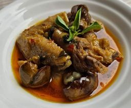 ပန်းခရေ Kitchen_ကြက်ကလယ်ချက် မဆလာ# 