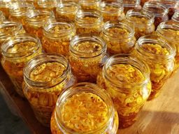 ပန်းခရေ Kitchen_ကြက်သွန်ဖြူ နီ ဆီချက်