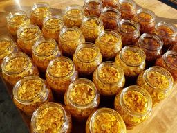 ပန်းခရေ Kitchen_ကြက်သွန်ဖြူ နီ ဆီချက်