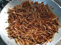 ပန်းခရေ Kitchen_အသင့်ခပ်ငရုတ်ခွဲခြမ်းကြော်