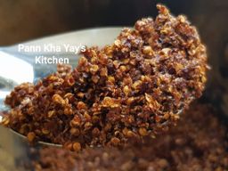 ပန်းခရေ Kitchen_ငရုတ်ကြော်ဆီမွှေး