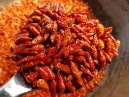 ပန်းခရေ Kitchen_ငရုတ်ကြော်ဆီမွှေး