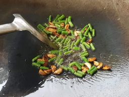 ပန်းခရေ Kitchen_ထမင်းကြော် မဆလာ 