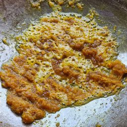 ပန်းခရေ Kitchen_ငါးခူငပိကောင်ကြော်