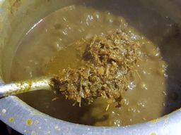 ပန်းခရေ Kitchen_အသင့်စားငပိရေကျိုထုတ် (တစ်ခါစား)