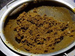 ပန်းခရေ Kitchen_အသင့်စားငပိရေကျိုထုတ် (တစ်ခါစား)