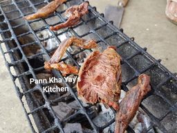 ပန်းခရေ Kitchen_အသင့်စား ဆိတ်သားခြောက်မီးကင်