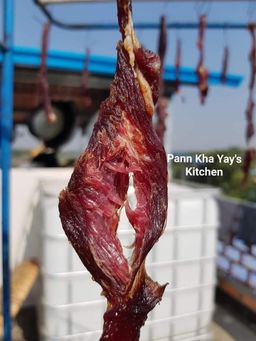 ပန်းခရေ Kitchen_အသင့်စား ဆိတ်သားခြောက်မီးကင်