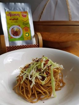 ပန်းခရေ Kitchen_ပန်းသေးခေါက်ဆွဲဟင်းချက်အနှစ်ထုတ်