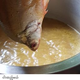 ပန်းခရေ Kitchen_ငါးဆန်လှော်ရေချိုအနှစ်