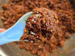 မယ်ပန်း_မရမ်းသီးငပိကြော်