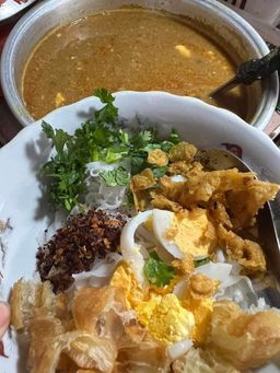 အကယ်ဒမီ_ငါးခူမုန့်ဟင်းခါးအနှစ်ထုတ်