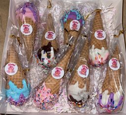 Ice Cream Cone Cake Pops |  Bolitas de Bizcocho En Forma Helado 