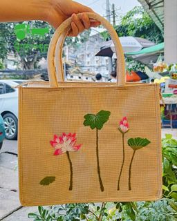 Yoe Yar Zay_Handmade ဂုန်လျှော်အိတ်  