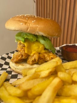 BLOOMIN CHICKEN BURGER