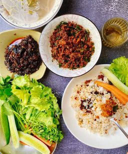 Easy Way_ထန်းတော ကြက်မွှခြောက်စပ်မွှေးကြော်