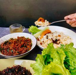 Easy Way_ထန်းတော ကြက်မွှခြောက်စပ်မွှေးကြော်