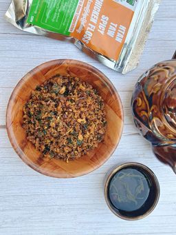 Easy Way_ထန်းတော ကြက်မွှခြောက်စပ်မွှေးကြော်