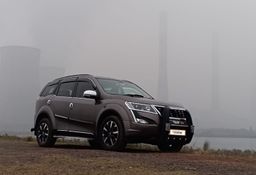 Mahindra XUV500 2019