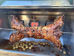 Spitbraai Lamb and roast potatoes +2 sides