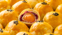 Salted Egg Yolk Rose Pastry 咸蛋黄玫瑰酥 6 x 60gm