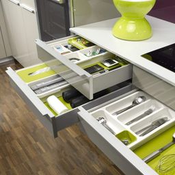 Expandable cutlery organiser