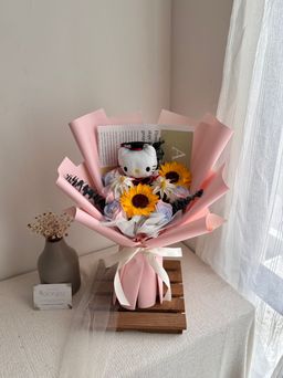 (GK001) Graduation Kitty Mixed Flower Bouquet