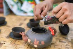 ပွဲတော်အုပ်_လက်ဖက်နှပ် နှင့် နှစ်ပြန်ကြော်