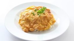 Thai omlet w/rice ไข่เจียวราดข้าว 