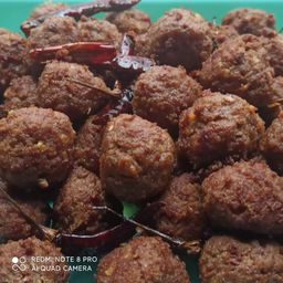 ရွှေညာသား_ဆင်ဖြူကျွန်း ဝက် / ကြက်အူတောင့် 