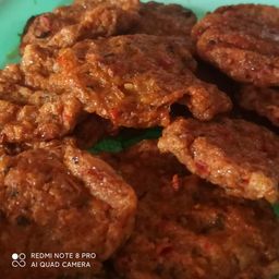 ရွှေညာသား_ဆင်ဖြူကျွန်း ဝက် / ကြက်အူတောင့် 