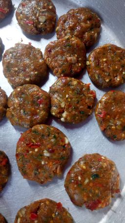 ရွှေညာသား_ဆင်ဖြူကျွန်း ဝက် / ကြက်အူတောင့် 