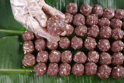 ရွှေညာသား_ဆင်ဖြူကျွန်း ဝက် / ကြက်အူတောင့် 