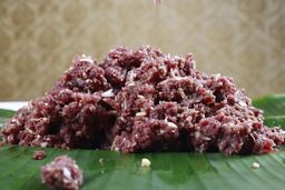 ရွှေညာသား_ဆင်ဖြူကျွန်း ဝက် / ကြက်အူတောင့် 