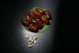 ရွှေညာသား_ဆင်ဖြူကျွန်း ဝက် / ကြက်အူတောင့် 