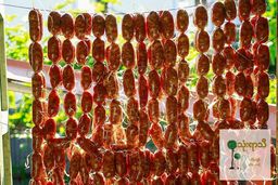 ရွှေညာသား_ဆင်ဖြူကျွန်း ဝက် / ကြက်အူတောင့် 