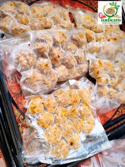 လယ်တော_အသားလုံး မာလာ