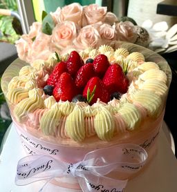 Korea strawberry cake 