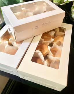 Coconut Pandan cupcakes set and coconut cupcake set 