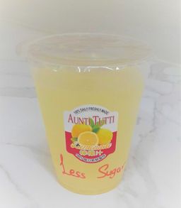 Fresh Lemonade Drinks 