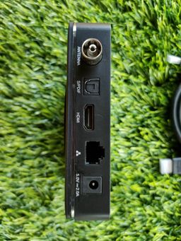 Androïde box tv + abonnement de 12000 chaînes gratuitement 