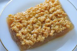 မြင့်မြင့်ခင်_ထိုးမုန့်