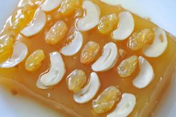 မြင့်မြင့်ခင်_ထိုးမုန့်