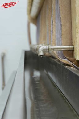 မြင့်မြင့်ခင်_မြေပဲဆီသန့်